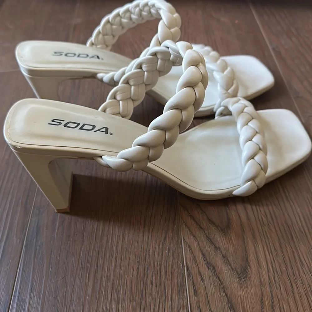 Soft Braided Sandals ivory Heels 9